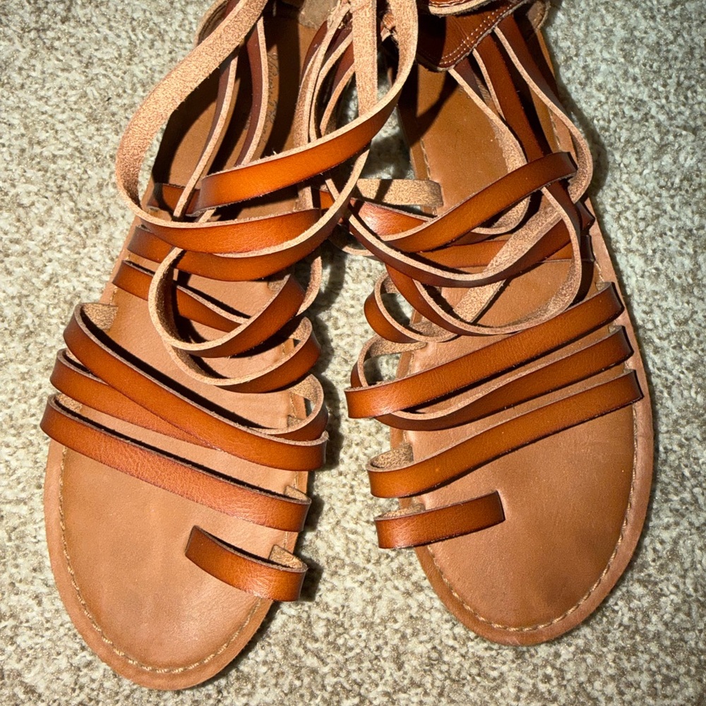 Universal Thread Tan Strappy Lace-Up Gladiator Sandals